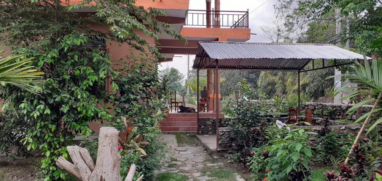 Tara Guesthouse - Sauraha,Chitwan Dış mekan fotoğraf